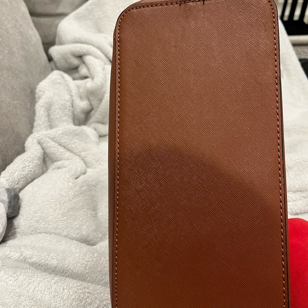 Guess Los Angeles Cognac Tote Bag - Picture 10 of 12